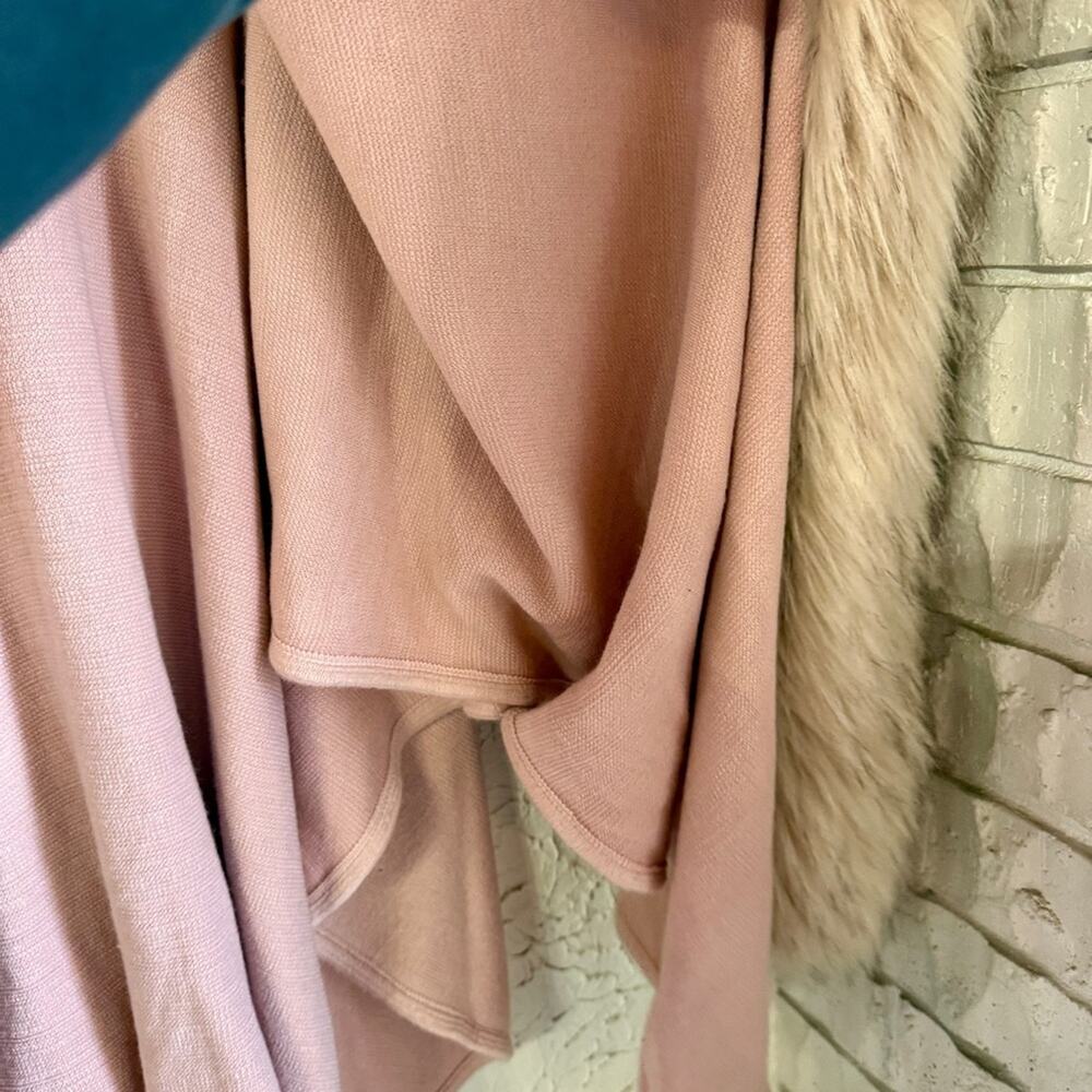 Adrienne Vittadini Pink Poncho with Faux Fur Trim - Picture 7 of 8